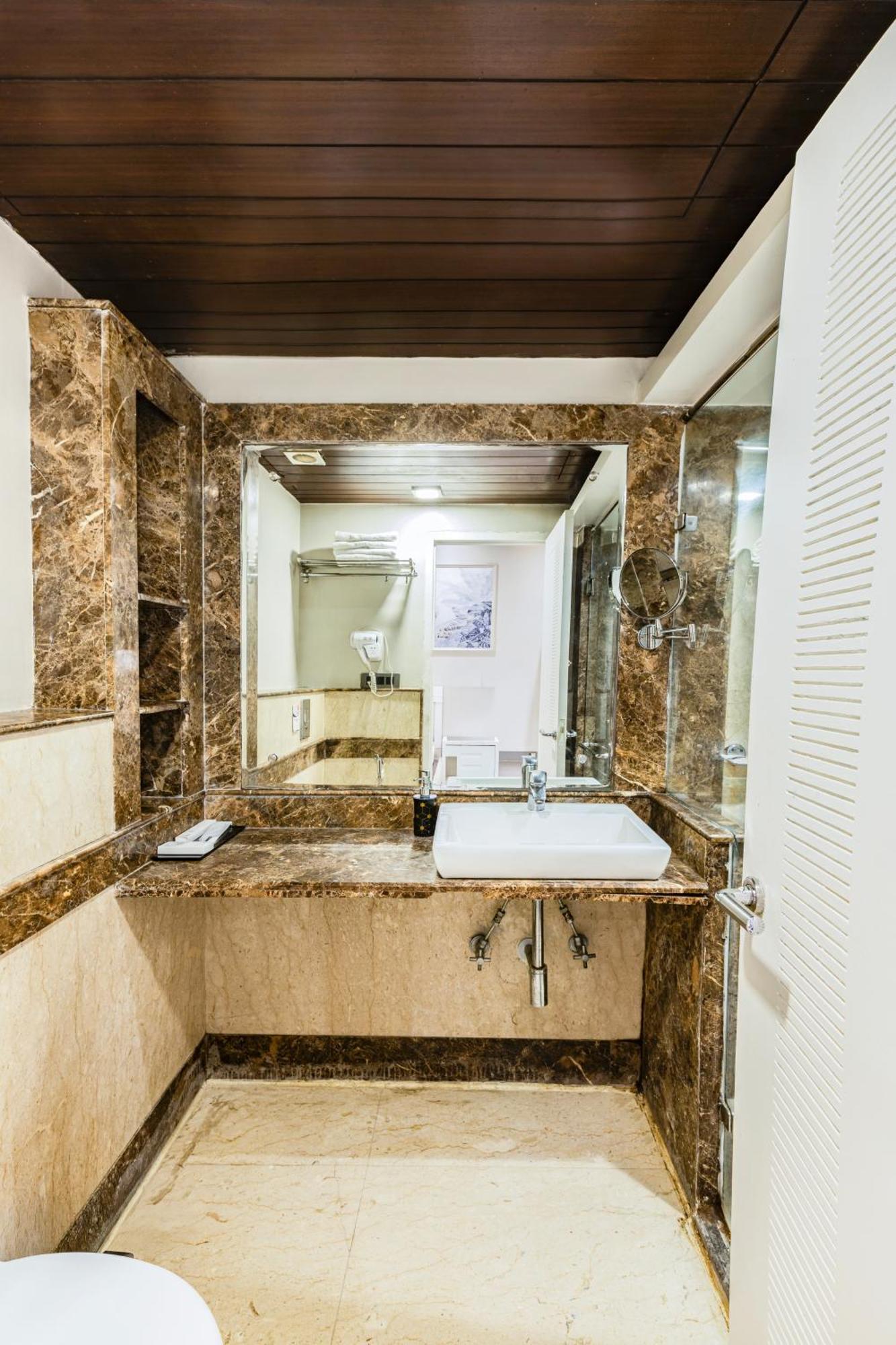 Skon Boutique By Orion Hotels Nueva Delhi Exterior foto